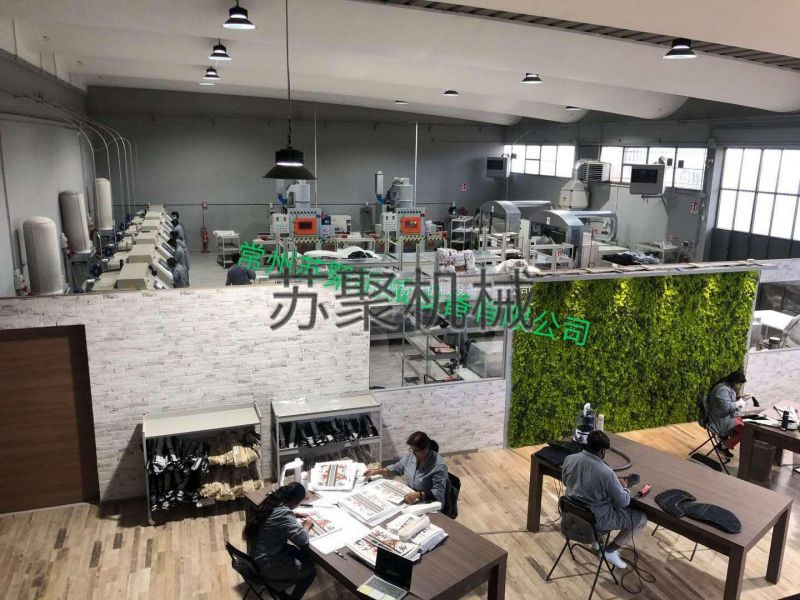 輸送式噴砂機(jī)（意大利）客戶使用現(xiàn)場